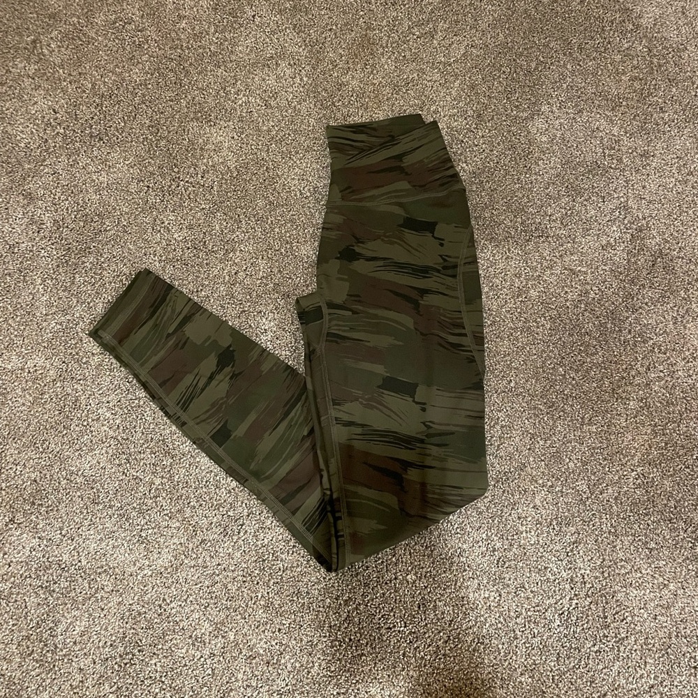 Alphalete Surface Power Camo leggings